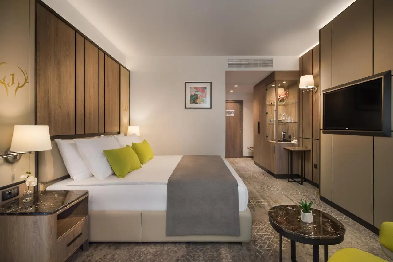 Hotel Jaegerhof بلوفديف