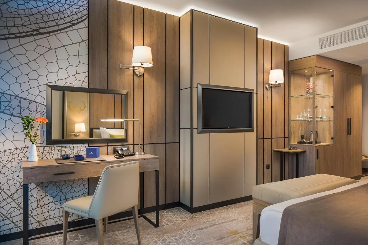 Hotel Jaegerhof بلوفديف